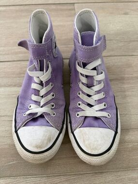 Purple High-Top Kids Sneakers - Classic Canvas Style